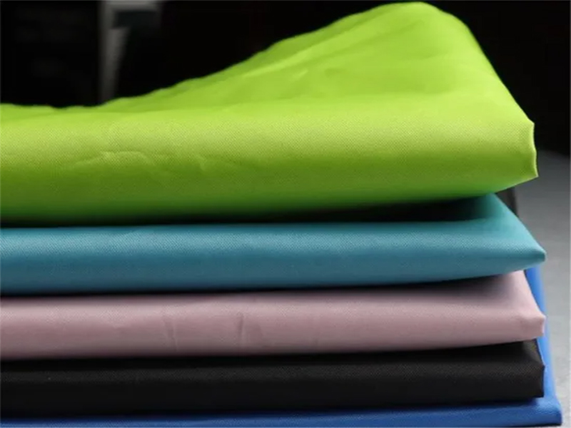 170t/190t/210t Polyester-Taftgewebe mit Silberbeschichtung für Abdeckung/Vorhang