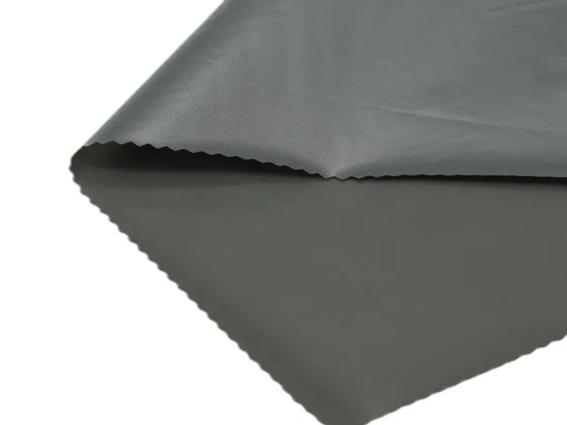 Wasserdichtes 210-Tonnen-Polyester-Taftgewebe mit TPU-Bindung für Jacken